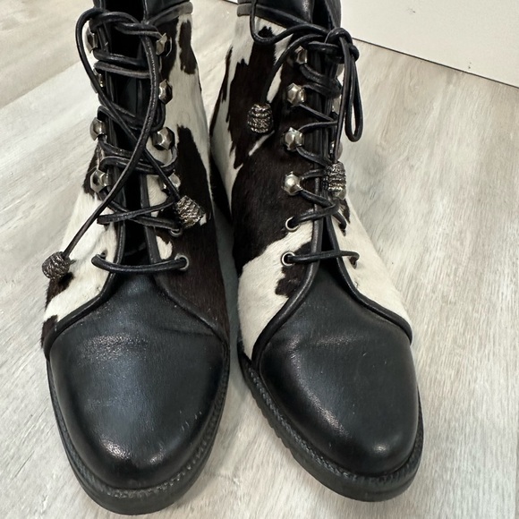 Stuart Weitzman Spanish Crafted Cowhide Lace-Up Ankle Boots Ladies Size 4W - Picture 7 of 13